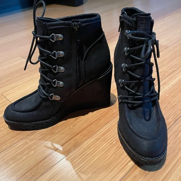 Zodiac Wedge Indy Booties, NWOT, Sz 7 - Picture 3 of 5